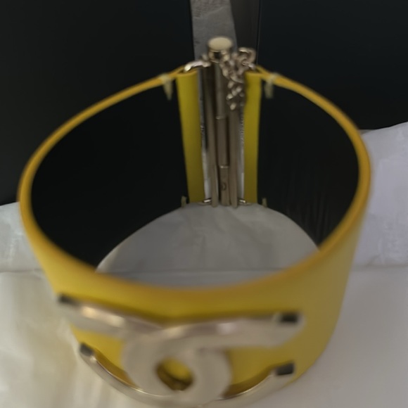 Chanel leather bracelet - Picture 4 of 6